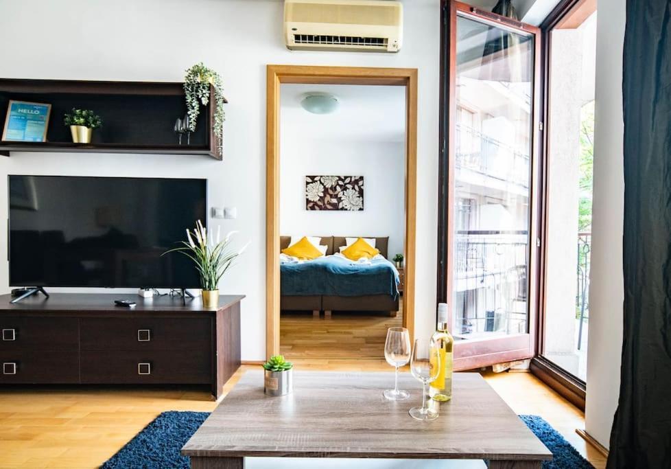 Free Parking! Soho 304, 4 Ppl, Ac, Fast Wifi, Smart Tv *