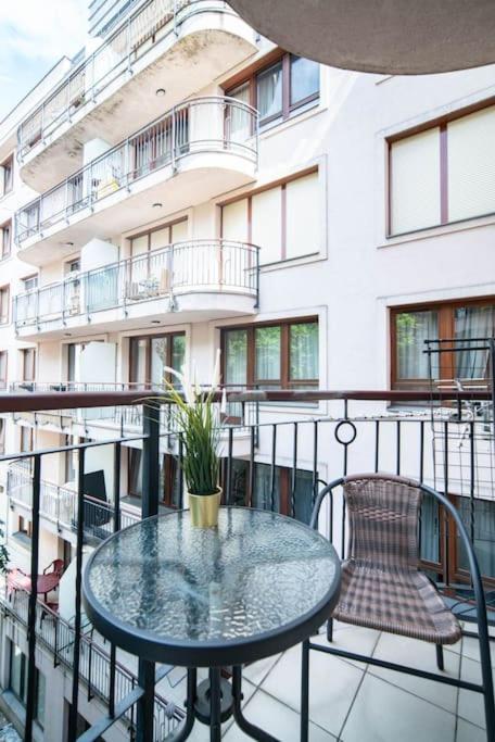Apartment Free Parking! Soho 304, 4 Ppl, Ac, Fast Wifi, Smart Tv