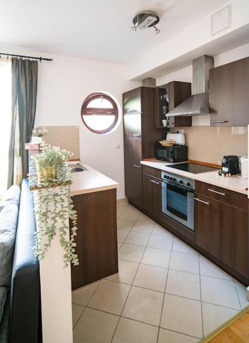 Free Parking! Soho 304, 4 Ppl, Ac, Fast Wifi, Smart Tv Apartment Budapest