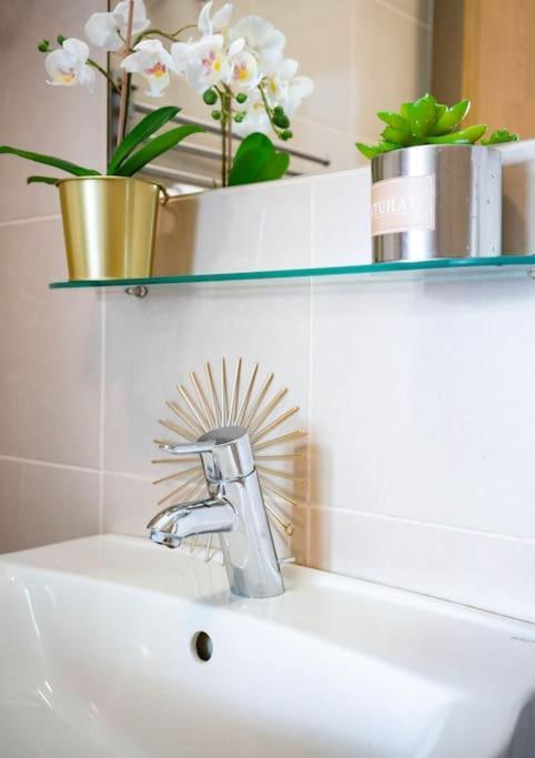 Free Parking! Soho 304, 4 Ppl, Ac, Fast Wifi, Smart Tv Apartment