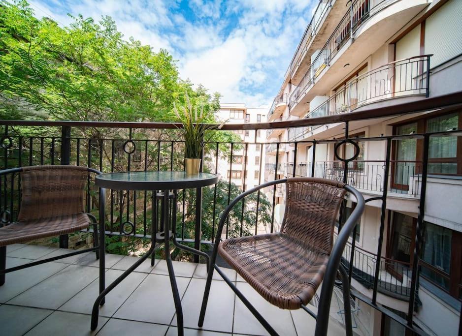 Free Parking! Soho 304, 4 Ppl, Ac, Fast Wifi, Smart Tv *